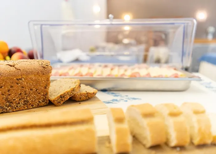 罗索布鲁酒店 切塞纳蒂科